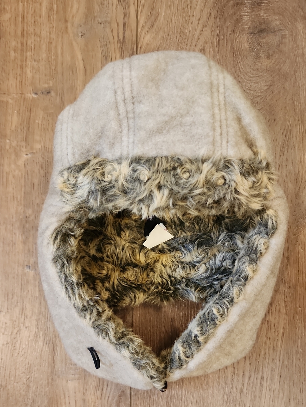 Fjall Nordic Design Bison Hat Faux Fur Inner Wool Blend Outer Toggle Chin Close